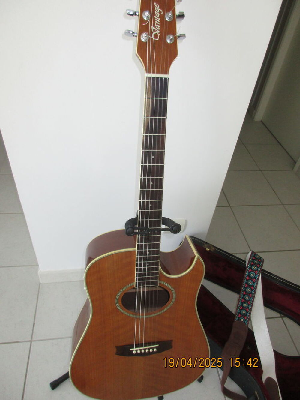 Guitare &eacute;lectro-acoustique VANTAGE VS-35 CE
Instruments de musique