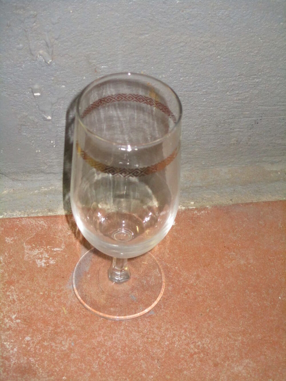 un verre vintage dorure sur le haut Décoration