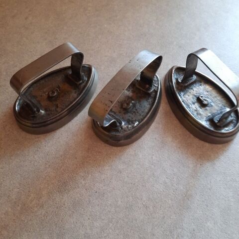 Lot(divisible) de 3 fers en fonte 30 Saint-Dizier (52)