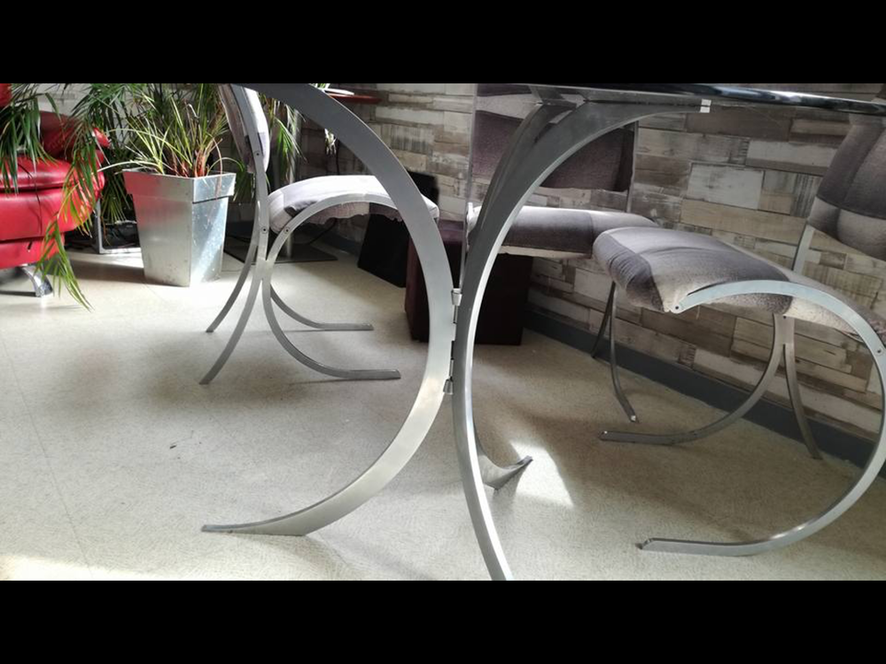 table et chaises des annees 70 Meubles