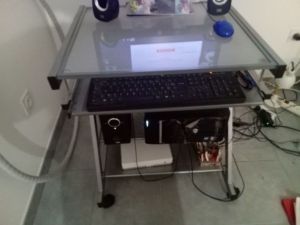 d' ordinateur HP et bureau adapt&eacute; Matériel informatique