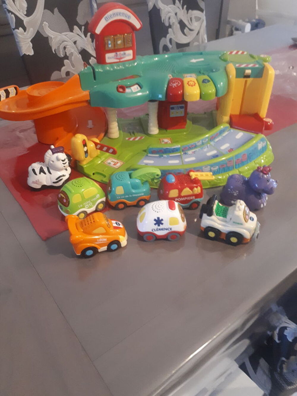 garage tut'tut mobile +voitures Jeux / jouets