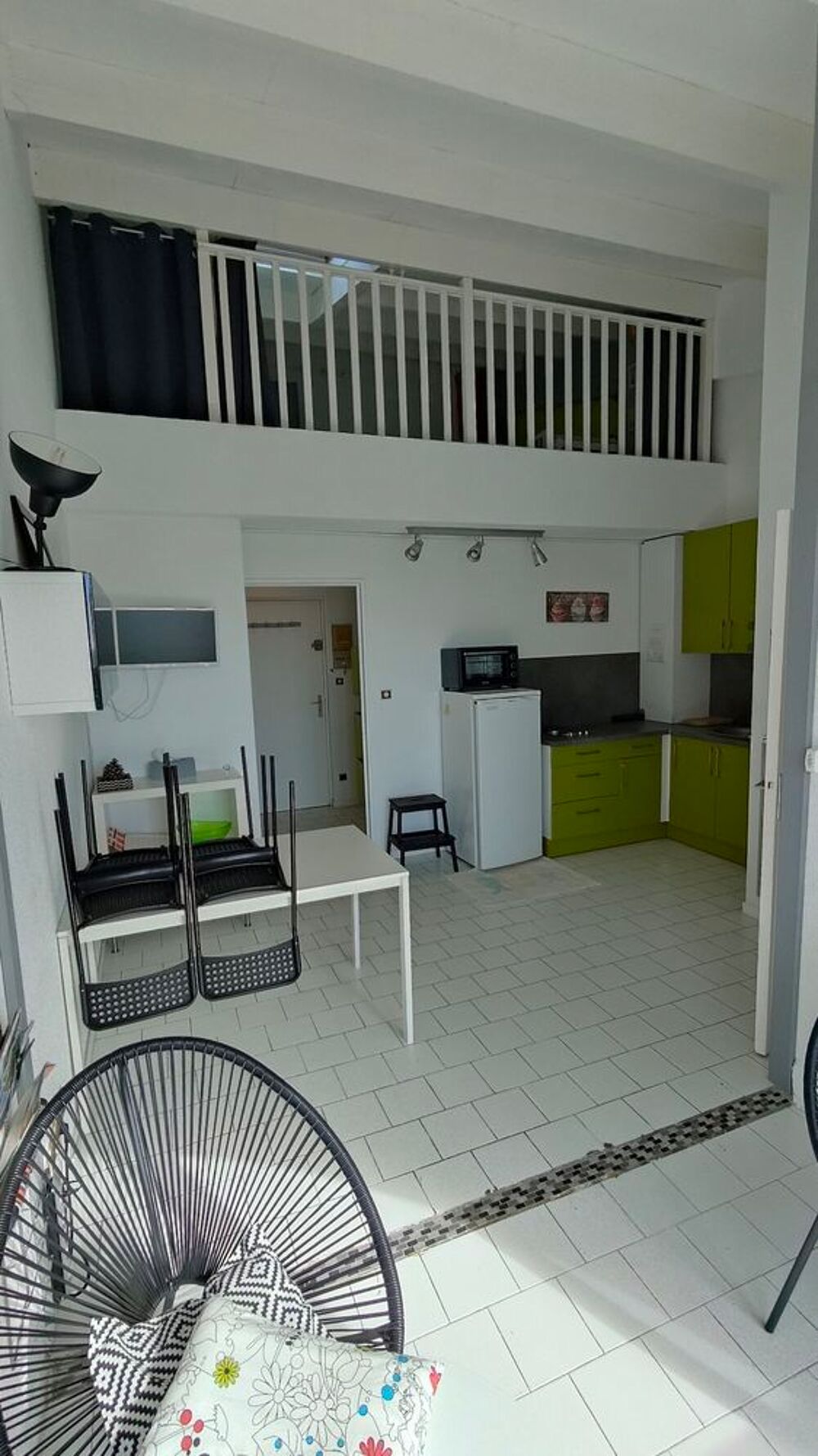 Vente Appartement LE CAP D'AGDE: LES FALAISES: VUE MER ! Situé dans une rue en impasse, 100m de la plage de la Grande Conque, Appartement de 2 pièces principale + mezzanine haute. Le cap d agde