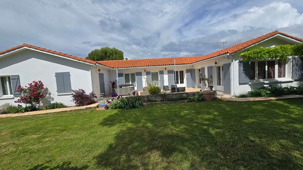 Maison 6 pièces 172 m² · à La Jarrie · 172 m² · 550 000 €