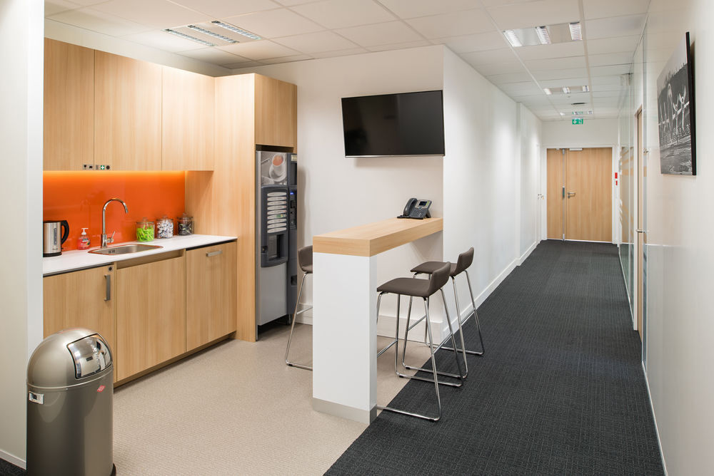   Accès tout compris aux [bureaux/espaces de coworking/salons d'affaires/etc.] à Orly Orlytech Paray-vieille-poste