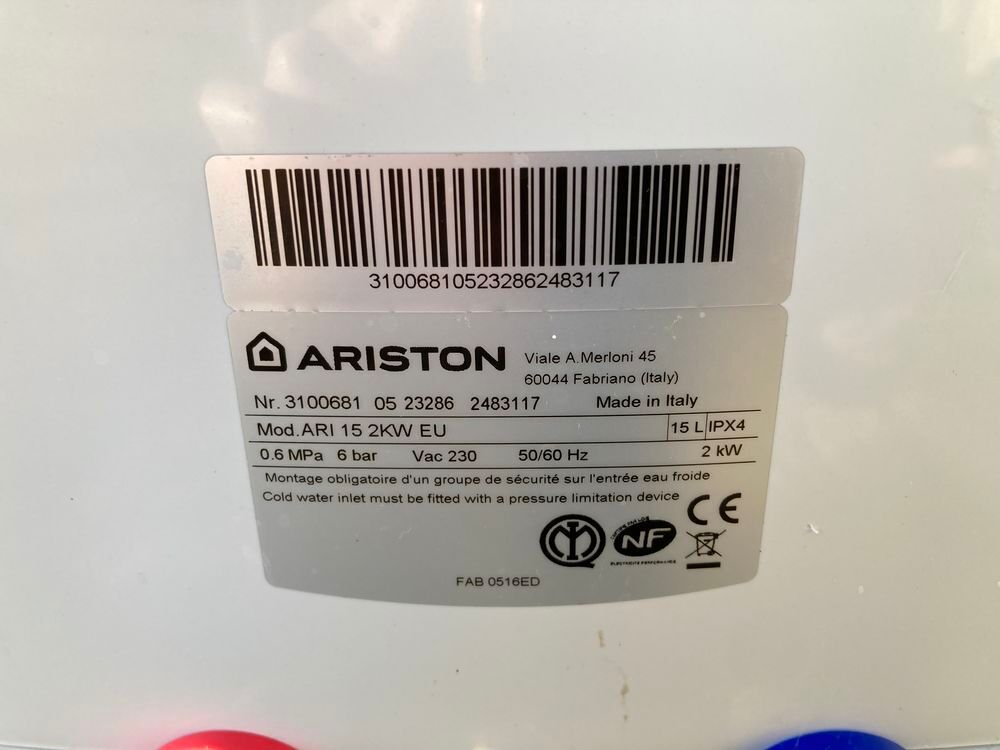 Chauffe eau Ariston Electroménager