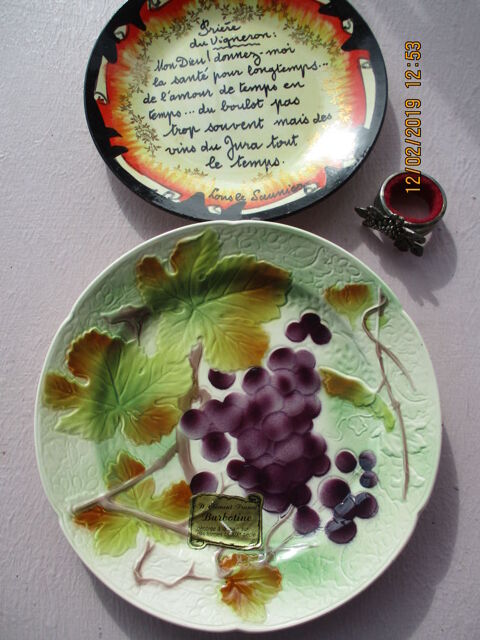 2 assiettes raisin+feuille vigne & prière vigneron + rond de 20 Le Vernois (39)