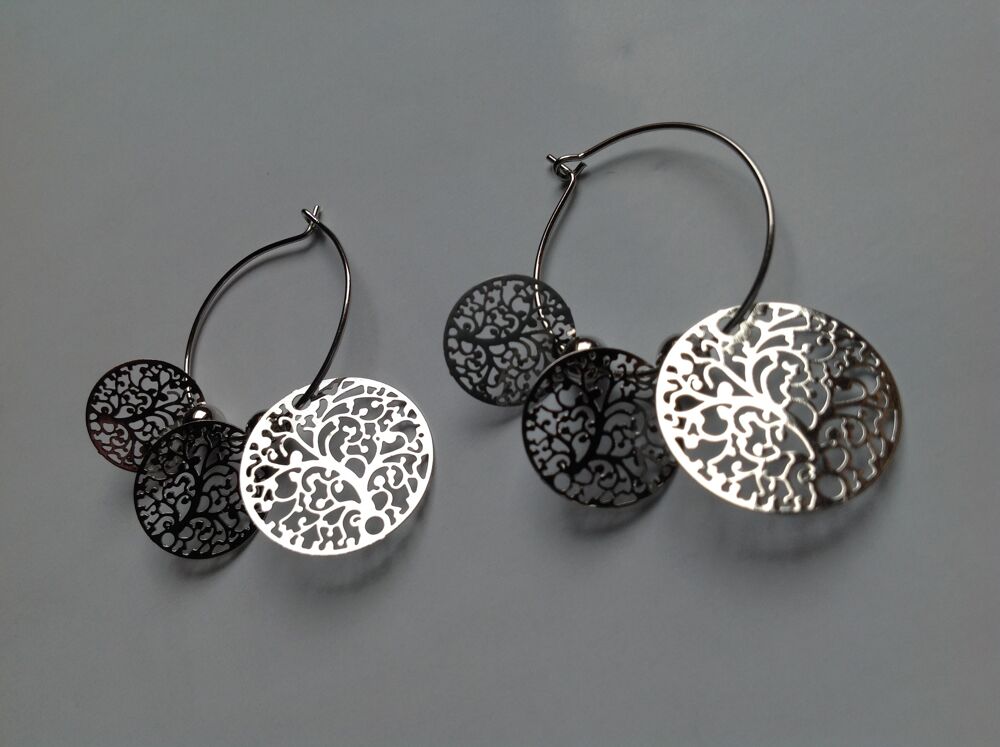 BOUCLES OREILLES ARGENT&Eacute; ARABESQUE 3 TAiL Envoi Possible
Bijoux et montres