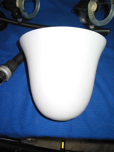 abat jour TULIPE OPALINE RÉFLECTEUR DE LAMPE ART DÉCO MAZDA
65 Marseille 13 (13)