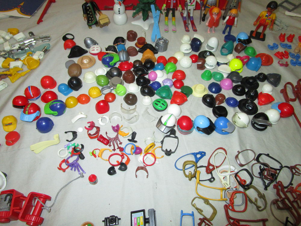 GROS LOT ACCESSOIRES PLAYMOBIL Jeux / jouets