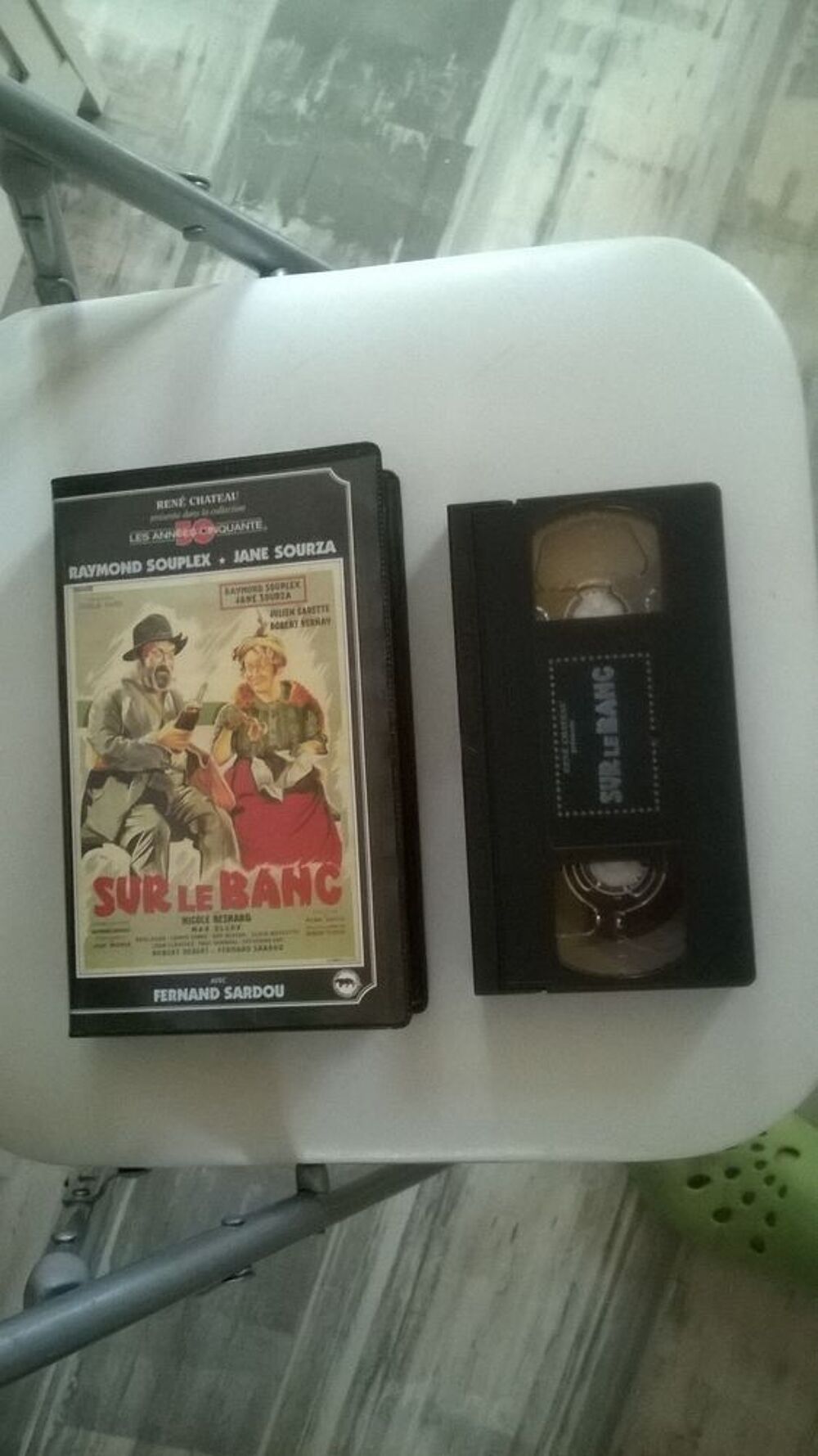 VHS - Sur le Banc (le film de Robert Vernay)
DVD et blu-ray