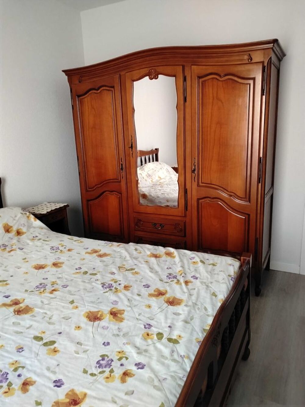 Chambre bois merisier Meubles