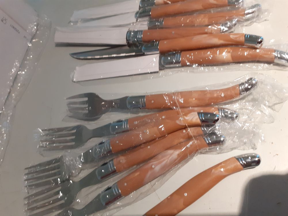 6 couteaux + 6 fourchettes Electroménager