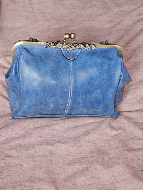 sac �  main bleu Neuve 25 Morhange (57)