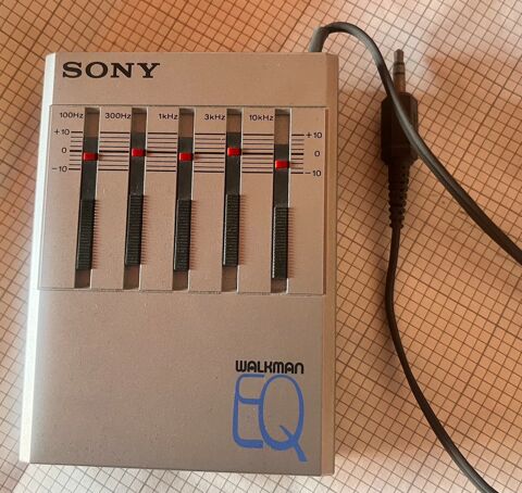 galiseur graphique stro Sony Seq-50 Walkman EQ  330 Ivry-sur-Seine (94)