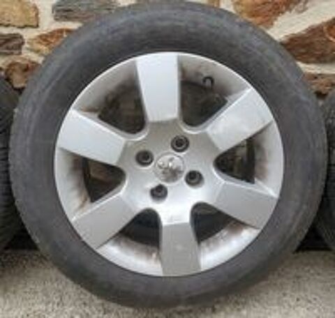 Pneu voiture - roue  occasion 49220 Le Lion-d'Angers