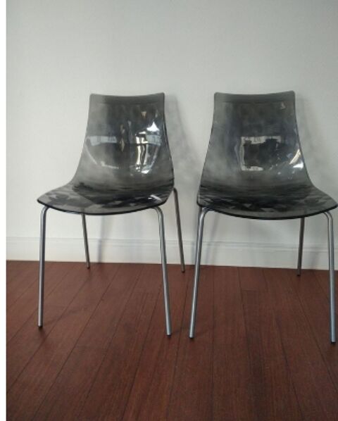 Chaises haut de gamme. 195 Brest (29)