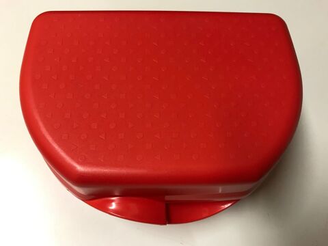 Boîte Rouge Demi Lune Tupperware 8 Strasbourg (67)