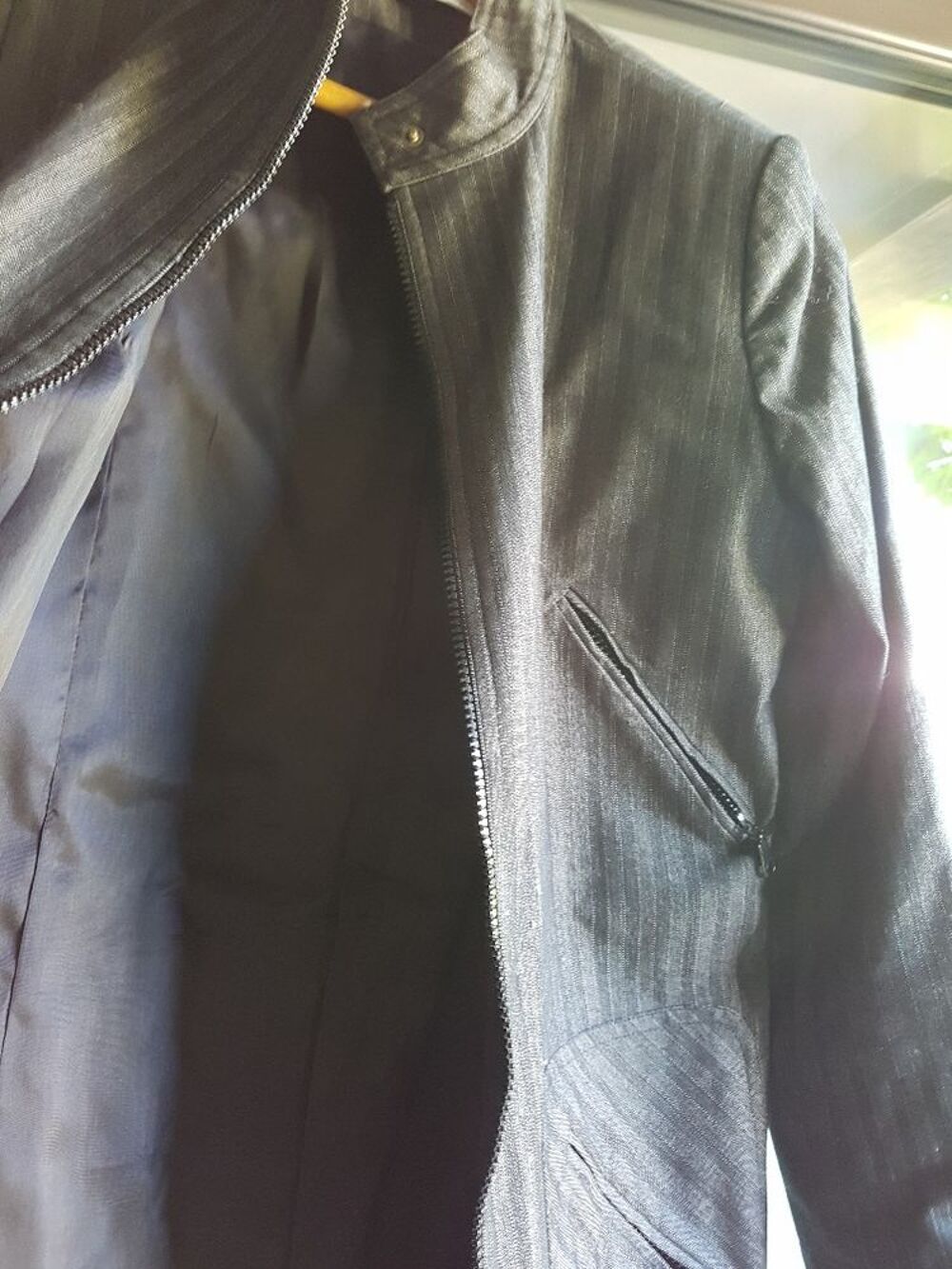 Manteau, doubl&eacute;, l&eacute;ger gris, de bonne qualit&eacute;, vintage Vtements