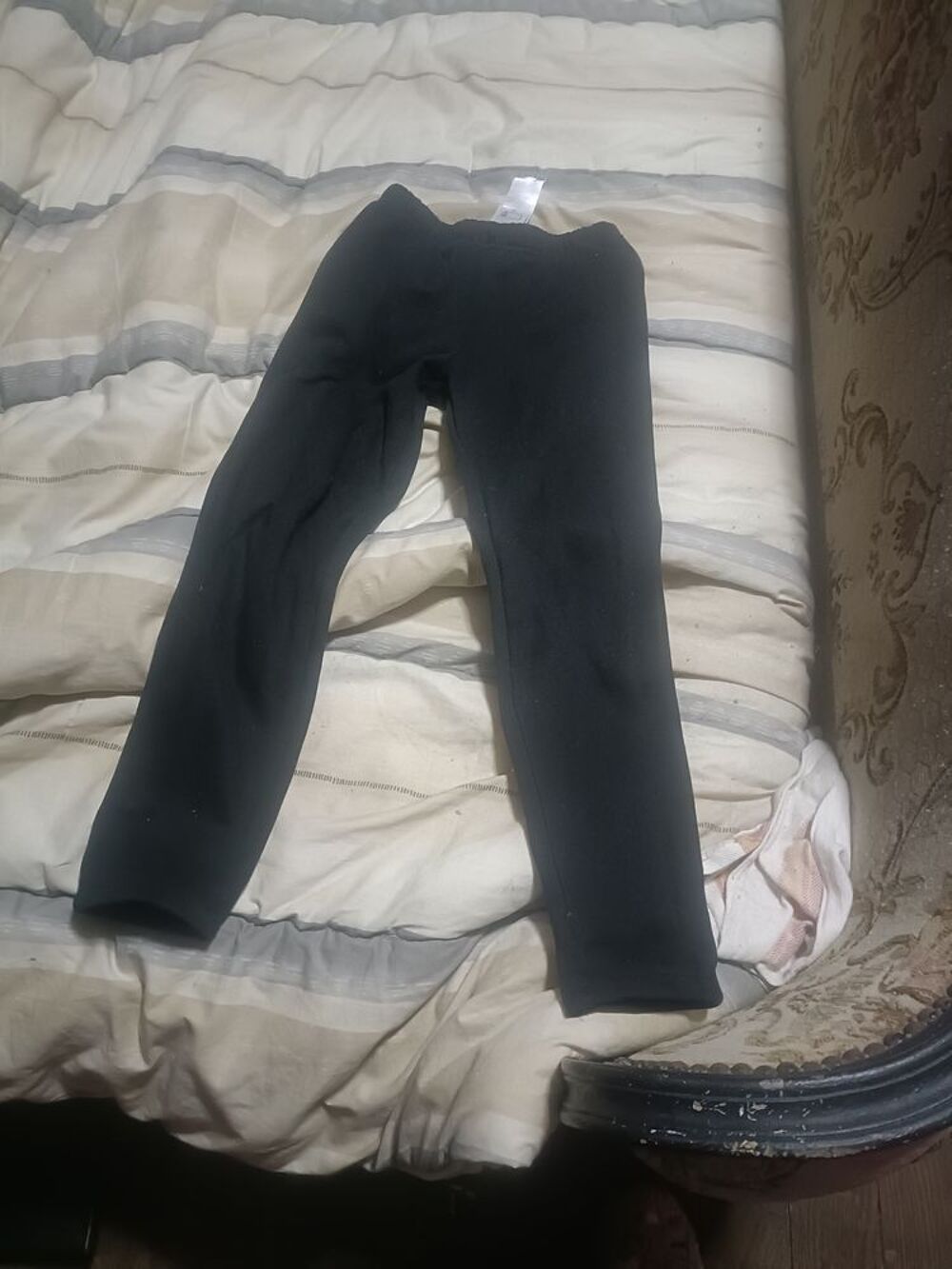 5€ bas jogging taille 8 ans Vêtements enfants