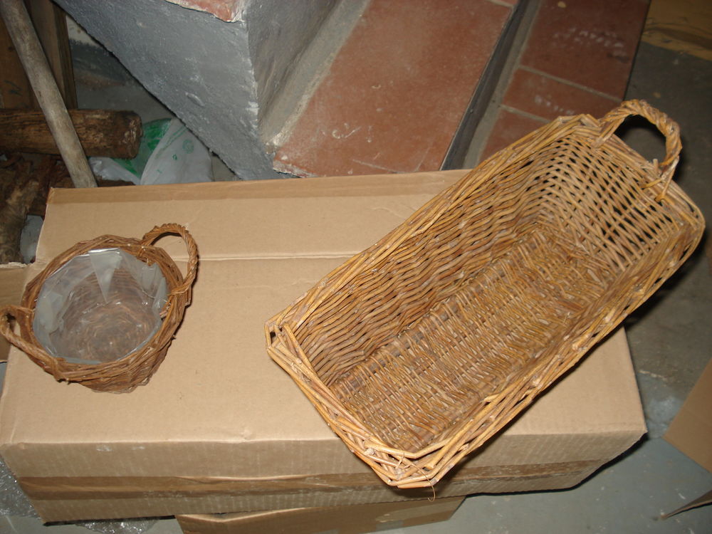 grande corbeille en osier et petit panier osier bon &eacute;tat Décoration