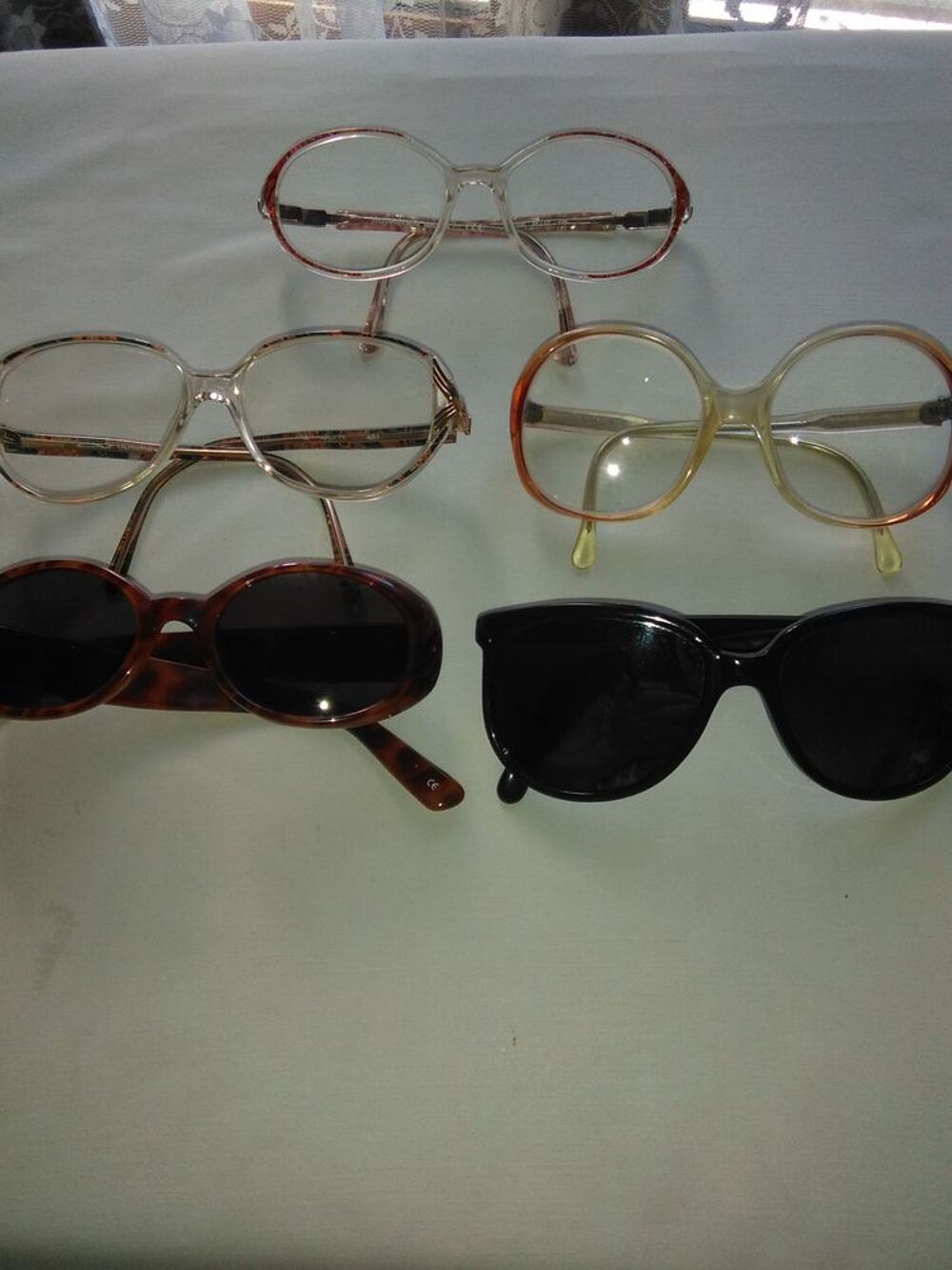 Diff&eacute;rentes montures de lunettes femme Bijoux et montres