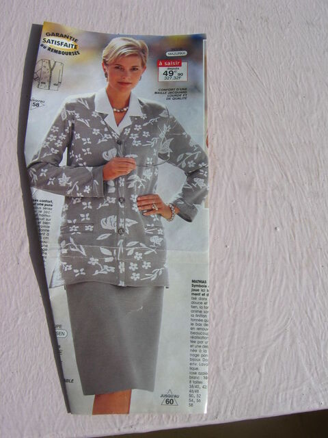 Ensemble Veste & Jupe Grises Argent�s  AFIBEL 20 Le Vernois (39)