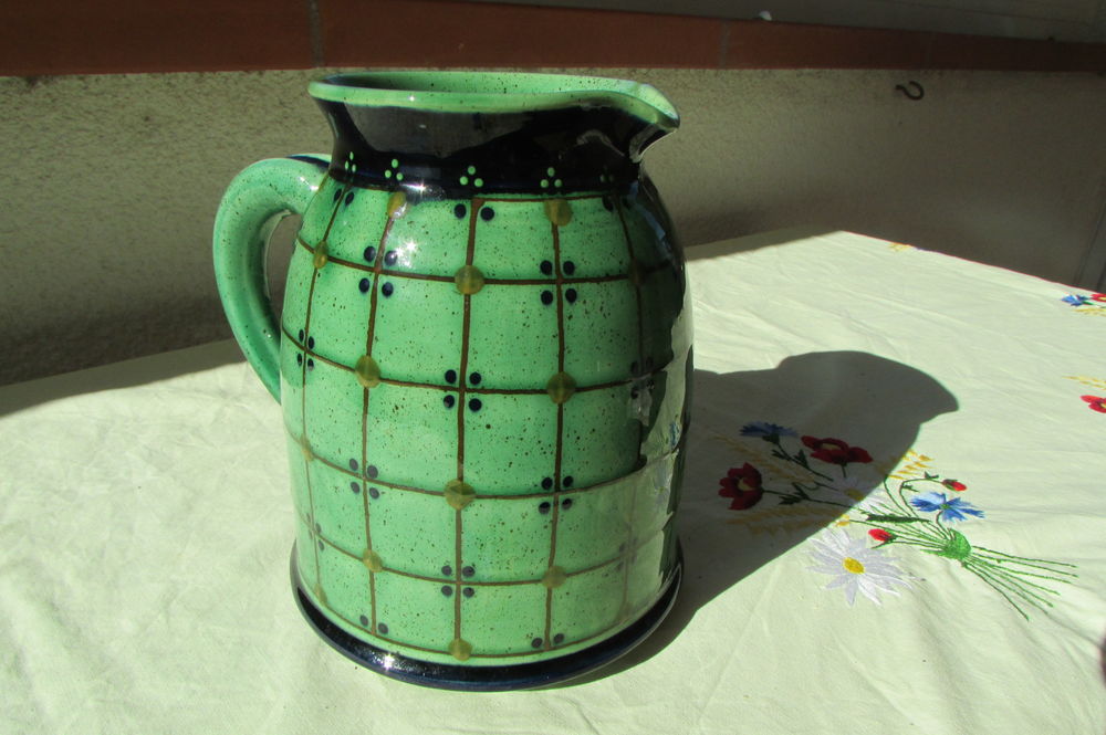 Carafe &eacute;maill&eacute;e vert, or &amp; noir , sign&eacute; Décoration