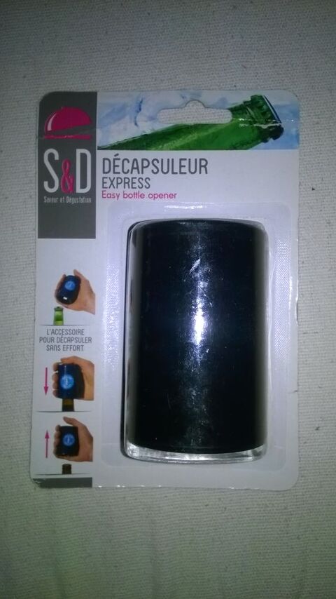 D�capsuleur de bouteille 
Par simple clic
Neuf sous emball 6 Talange (57)