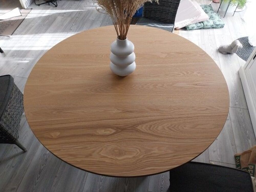 Jolie Ensemble NEUF Table 4/ 6 prs + 4 chaises tiss&eacute;s Meubles