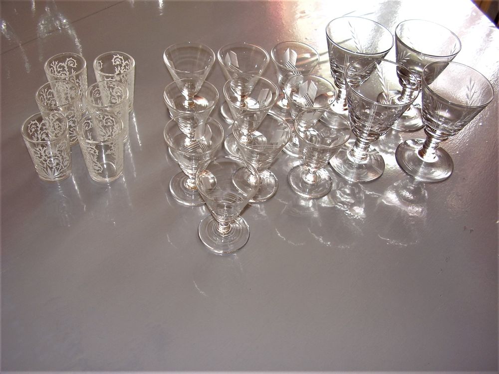 Lot de verres anciens Décoration