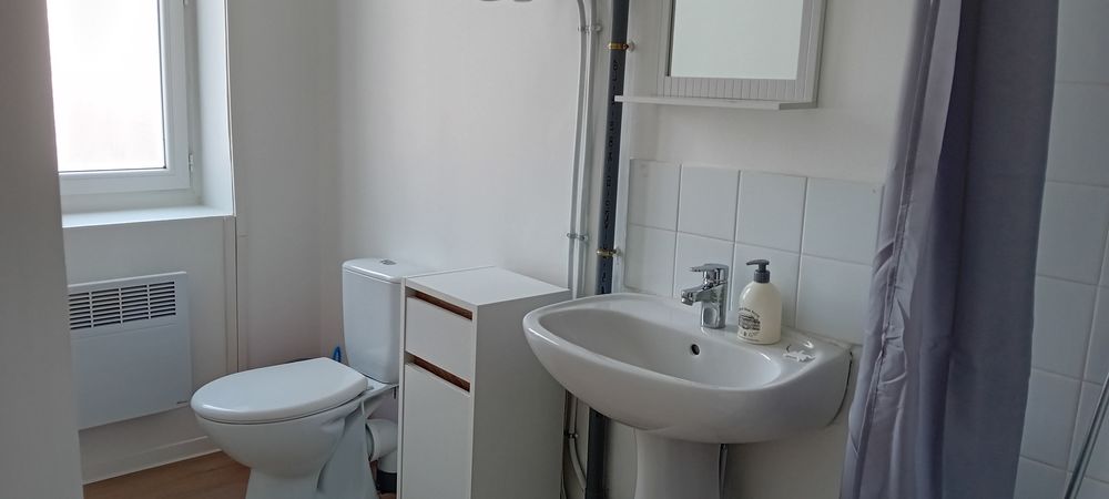 Location Appartement A SAISIR F2 MEUBLE RENOVE EN TOTALE INDEPENDANCE Saint-quentin