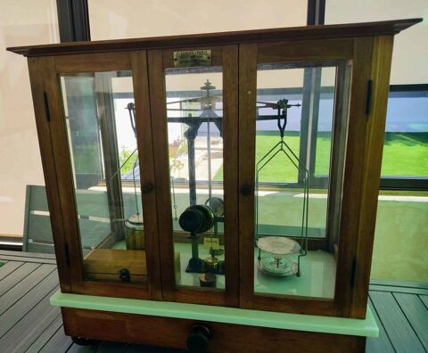 Balance de laboratoire de fabrication  c. longue paris, 100 Vitrolles (13)