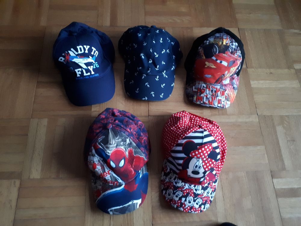 Casquettes enfants NEUVES SANS ETIQUETTE - 4 euros pi&egrave;ce V�tements enfants