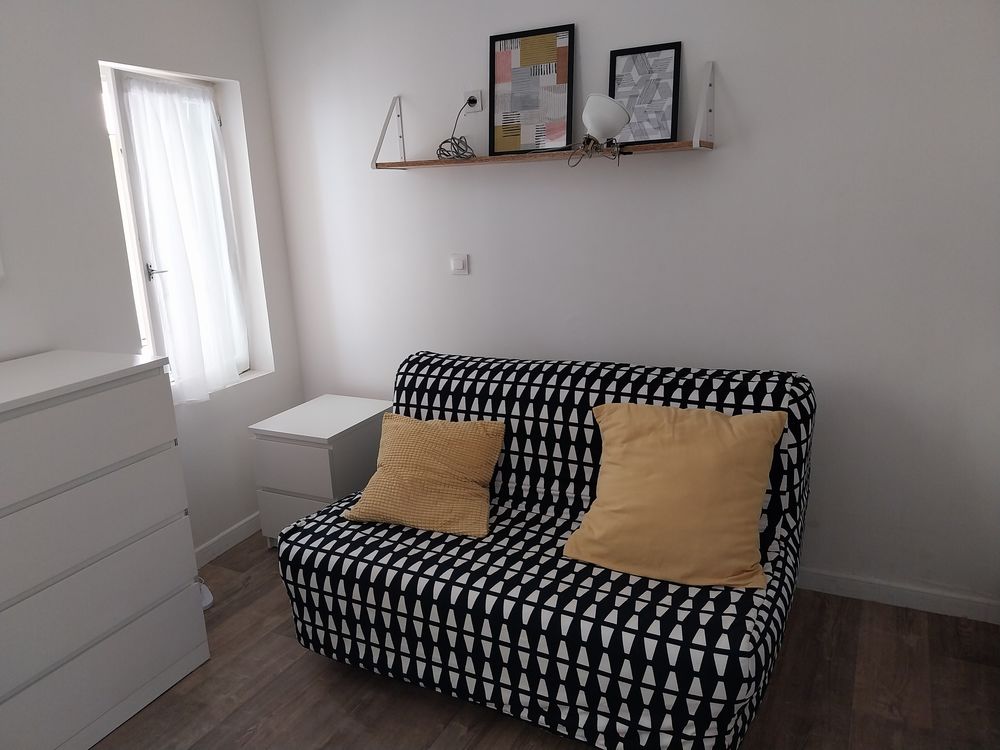 Location Appartement IDEAL ETUDIANT- studio meublé & équipé - centre ville- Nîmes