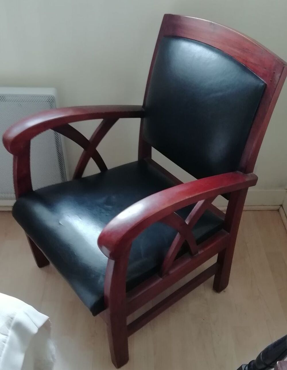 Fauteuil cuir noir et bois exotique Maison du monde Meubles