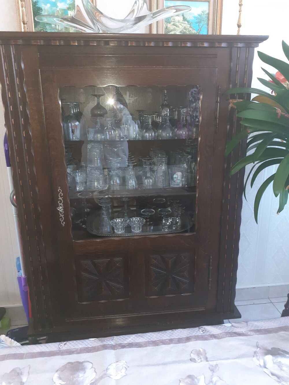 ARMOIRE DE SALLE A MANGER
BUFFET
TABLE
6 CHAISES Meubles