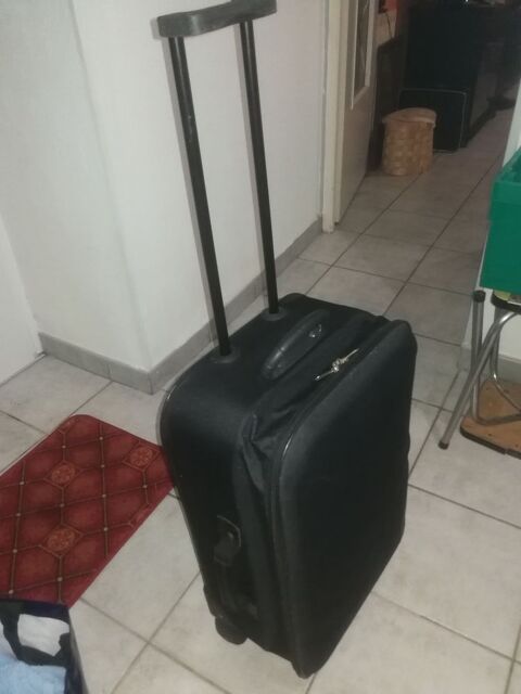 Belle valise  roulettes 10 Le Creusot (71)