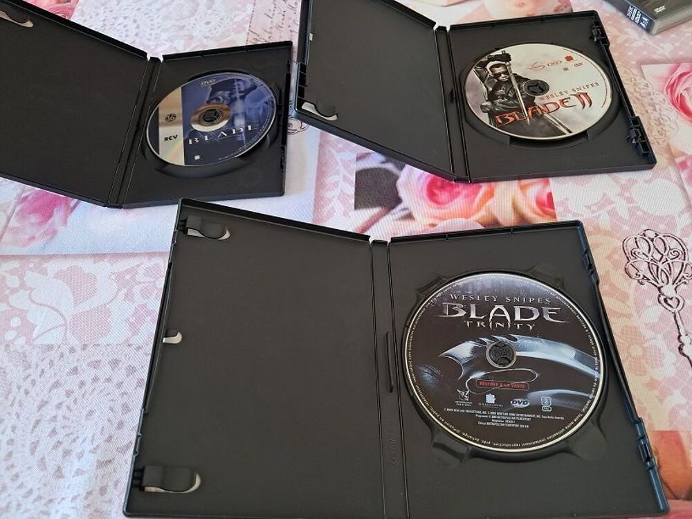 DVDs Blade 1 2 3 film cine vampire action TV serie DVD et blu-ray