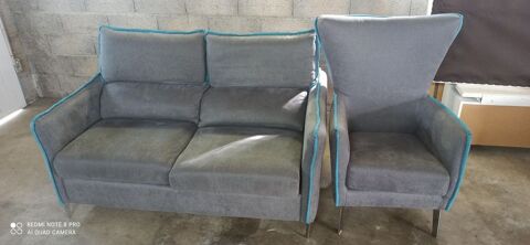 canapé et fauteuil de qualité en tissu gris anthracite et bleu. Etat neuf 250 Châtellerault (86)
