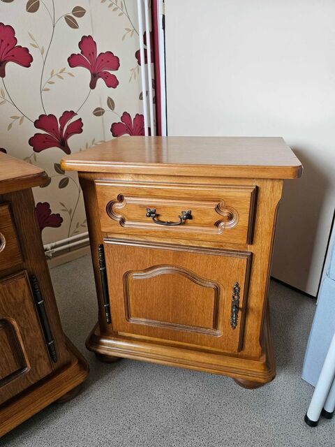 deux table de chevet en ch�ne 80 Morhange (57)