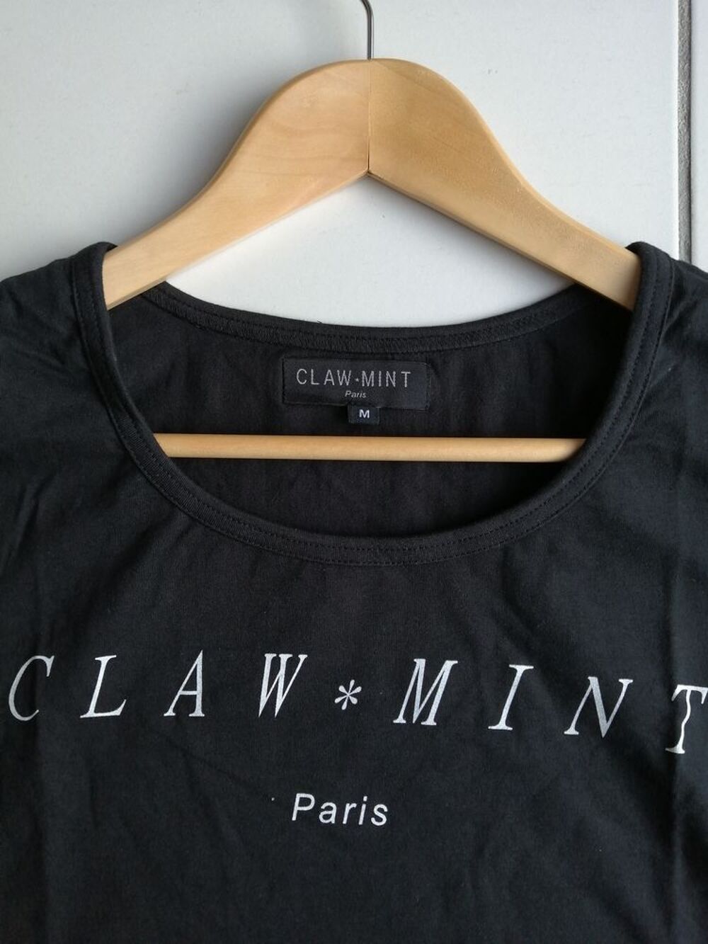 T-shirt neuf de marque Claw Mint, taille M Vêtements