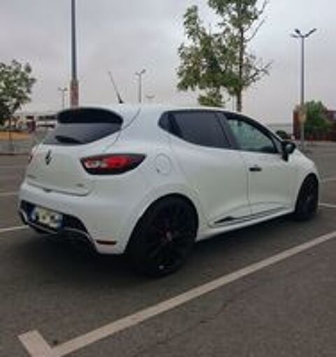 Clio IV 1.6 Turbo 220 Energy RS Trophy EDC 2016 occasion 85220 Saint-R&eacute;v&eacute;rend