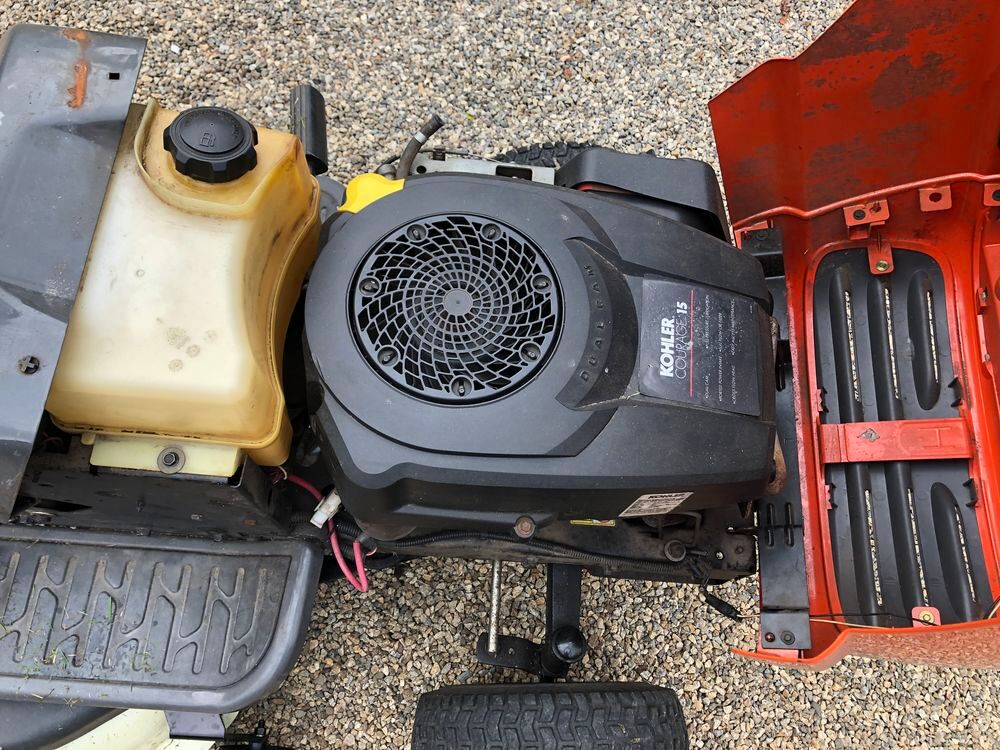 Tracteur tondeuse Husqvarna CT151 
Jardin