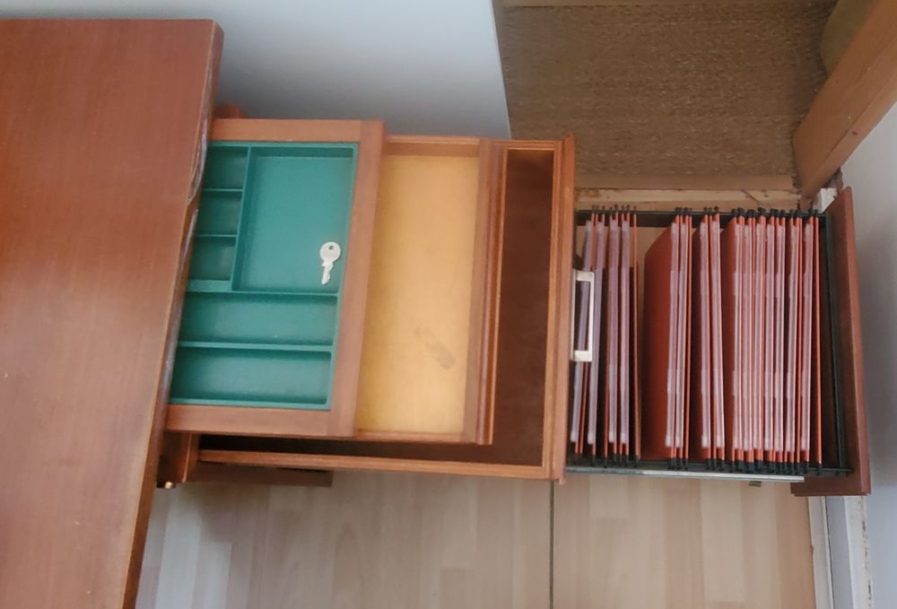 Bureau bois massif marque Burwood Meubles