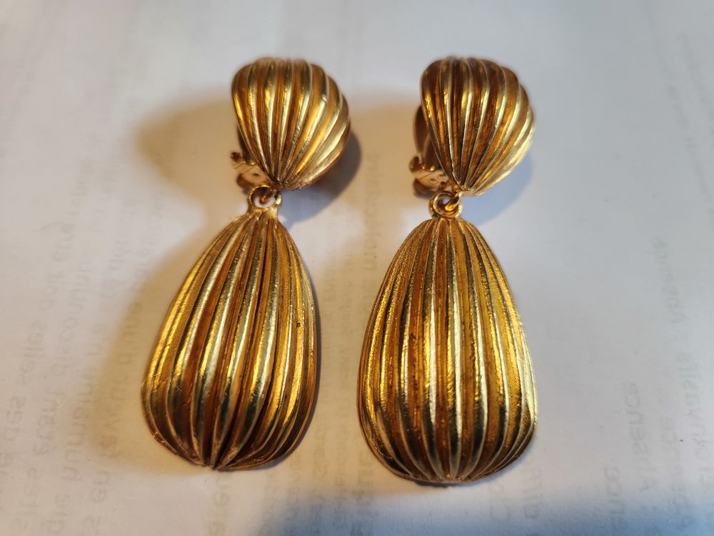 BO Clip stri&eacute;e LANVIN pendante dor&eacute;e Bijoux et montres