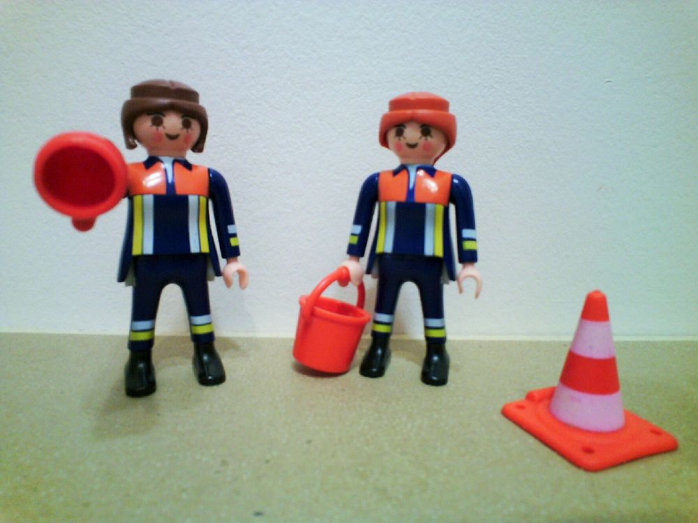 2 filles pompiers Playmobil Jeux / jouets