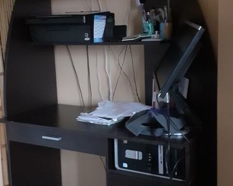 Bureau 2 80 Le Luc (83)