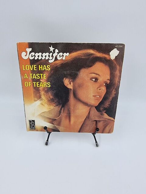 Vinyle 45 tours Jennifer : Love Has a Taste of Tears 1 Vulbens (74)