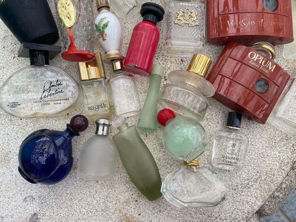 50 bouteilles de parfum vides 